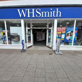 Bild von DHL Express Service Point (WHSmith Newmarket)