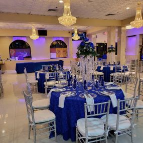 LUXOR Banquet Hall- decoracion color azul y blanco