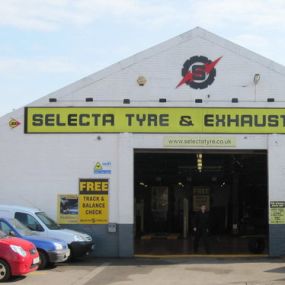 Bild von Selecta Tyre - Newark - Team Protyre