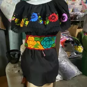 Ashley's Monserrat Party Supply - Vestido tradicional