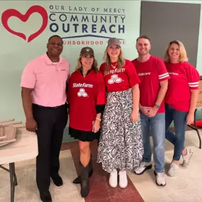 Turning CARING into DOING by serving a hot brisket lunch donated by @mercantileandmash to local lowcountry folks at the Neighborhood Soup Kitchen!! I deeply appreciate what @olm_communityoutreach does to help support emotionally and physically, educate, feed and change the lives of our community one life at a time