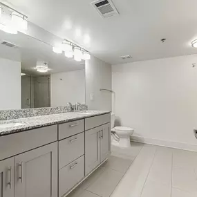 Spacious Bathroo