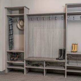 Ahhh, the mud room. It’s often the most cluttered space in the house. But not anymore. Imagine an inviting space, with all your belongings organized in designated cubbies or behind closed doors.