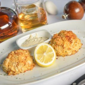 Maryland Style Lump Crab Cakes are bliss on a plate