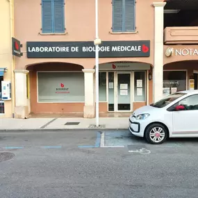 Bild von BIOGROUP BIOESTEREL - Laboratoire Le Beausset - De Gaulle