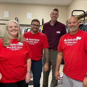 Volunteering is one of our favorite team building activities! Last week we were able to spend some time with the folks at Community Clothes Closet! What an awesome organization!