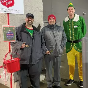 Dave Mader State Farm insurance agent spreading the holiday cheer with Salvation Army Neenah