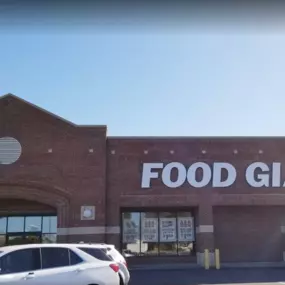 Adamsville Food Giant Front Entrance