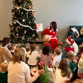 Snowball the Elf is coming back Dec 20th!

Mark your calendar! ????️ She'll be reading at 10am and 10:30.

Come early and grab a latte and hot cocoa. ❤️☕️