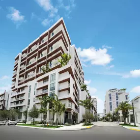 Exterior View of Quantum Apartments in Ft. Lauderdale