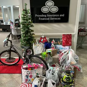 The way this community comes together, blows us away.❤️ knowing that we are a part of, and get to serve this awesome community makes us so happy. It is because of you, that these children will have a wonderful Christmas this year. Thank you to each and every one of you that participated in this event.

Please make sure that you drop off your gifts by today if you haven’t done so already!????❤️ We will be calling each family to pick up, once we have all the gifts together!❤️

We hope everyone has