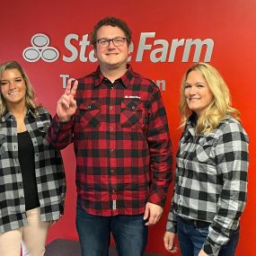 ???? ???? Flannel Fridays!!!!! ???? ????

If your looking to save money on car and home insurance give us a call ☎️ ???? .