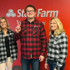 ???? ???? Flannel Fridays!!!!! ???? ????

If your looking to save money on car and home insurance give us a call ☎️ ???? .