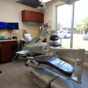 Cedar Park Premier Dentistry
209 Denali Pass Drive, Suite B, 
Cedar Park, TX 78613
(512) 782-0821
https://www.cedarparkdental.com

Our clean, modern facility is equipped to provide everything from comprehensive new patient exams to advanced procedures such as dental implants and smile makeovers.