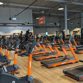 Basic-Fit Almere Editiestraat 24/7 - cardio