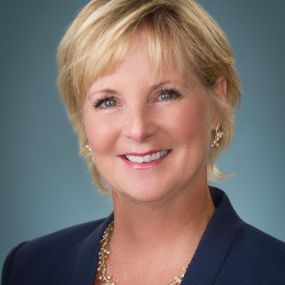 Maureen Farelli, Broker Associate