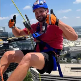 Brace yourselves, Atlanta! ????
Our very own, Rick Mottern, fearlessly went 'over the edge' for Make-A-Wish Georgia! 
The InterContinental Buckhead Hotel became the backdrop for an adrenaline-fueled adventure, all in the name of granting wishes and spreading hope. Join us as we relive the excitement and share the extraordinary story of this mind-blowing event! Let's keep the momentum going and make dreams come true together! ????✨ #RappellingForWishes #MakeAWishGeorgia #DareToDream