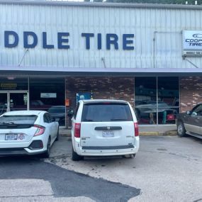 Huddle Tire Discounters on 482 Richland Avenue in Athens