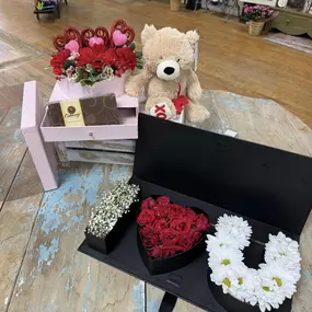 Cupid got us good!????
We are so in love with these Valentine’s specials and we think you will be too!????????????????
Heart shaped boxes are limited!! Prices vary by size and type of flowers and range from ($45-$90)
Insulated cups with arrangements - ($60)
Square box arrangement with drawer - ($75)
“I ❤️ U” Box arrangement- ($70)
Place your order at the All About Flowers link in our bio or call the store during regular business hours ????