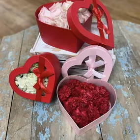 Cupid got us good!????
We are so in love with these Valentine’s specials and we think you will be too!????????????????
Heart shaped boxes are limited!! Prices vary by size and type of flowers and range from ($45-$90)
Insulated cups with arrangements - ($60)
Square box arrangement with drawer - ($75)
“I ❤️ U” Box arrangement- ($70)
Place your order at the All About Flowers link in our bio or call the store during regular business hours ????