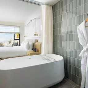Guest room bath