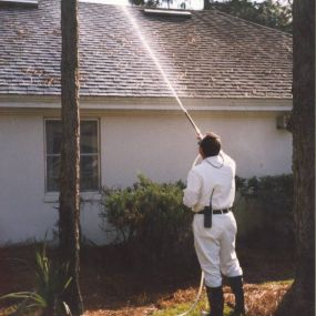 THE BETTER ALTERNATIVE TO TRADITIONAL PRESSURE WASHING.