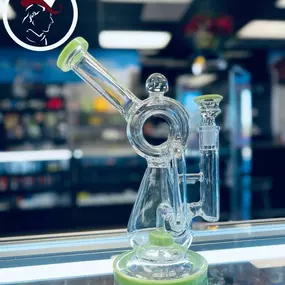 Bild von Mad Hatter Smoke and Kava