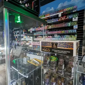 Bild von Mad Hatter Smoke and Kava