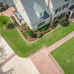 Bild von High Definition Lawn and Landscape