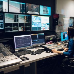 Crunchy Tech offers Broadcast Room Installation