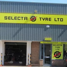 Bild von Selecta Tyre - Crewe - Team Protyre