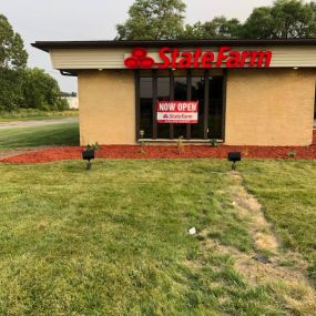 Exterior of the Bob Love State Farm Agency!