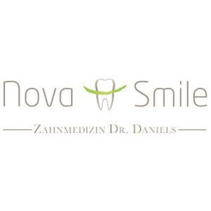 Logotipo de Nova-Smile Zahnmedizin Dr. Daniels Düsseldorf