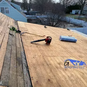 G roofing Roofing Contractors