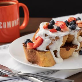 Comoncy French Toast with coffee