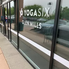 Bild von YogaSix Glen Mills