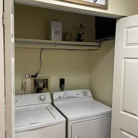 Washer & Dryer at Belmont Ridge Apartments