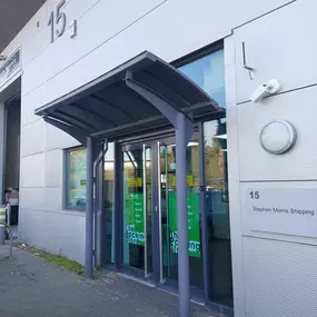 Bild von DHL Express Service Point (Stephen Morris Shipping)