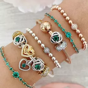 ☘️ I know it's a day late but those St. Patrick's Day inspired Pandora bracelet stack is gorgeous!!