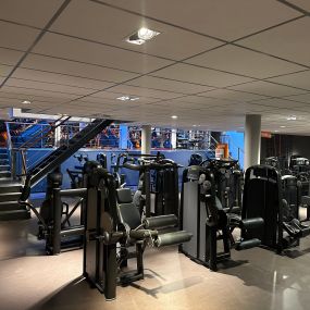 Basic-Fit Amstelveen Van Der Hooplaan 24/7  -strength zone