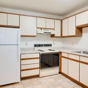 Spacious kitchen, Ridgewood Apartments, Grand Forks