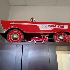 Sooooooo. Not sure how many of you remember the Pedal car I bought a few months ago......   Buuuuuut the very nice couple I bought it from were so excited that I put it in a place they could come visit, they brought me a mini!!!!!  HOW CUTE IS THAT!?!?!