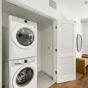 Bild von Next on Lex