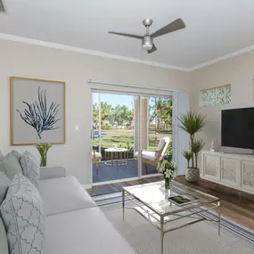 Spacious living room