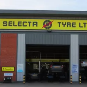 Bild von Selecta Tyre - Ashbourne - Team Protyre