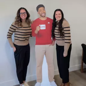 When you and your coworkers are so in sync that you accidentally are twinning at work!