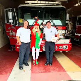 Em the Elf, doesn’t like being on her shelf! Instead, she likes visiting some of the great local small businesses and first responders in the community. A special thank you to The Chocolate Shoppe for the best Christmas Cookies!