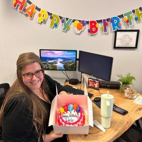 HAPPY BIRTHDAY to one of our new Team Members Lacie! 
Lacie, we are so glad to have you on Team Snell and we hope you enjoy your day! ????????