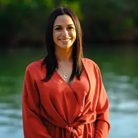 Cara Cancio, LCSW
Therapist for ADHD, Anxiety, and Boundaries
Cara specializes in supporting teens (16+) and adult women dealing with overwhelm, high-functioning anxiety, and ADHD-related challenges. With a strengths-based, holistic lens, she helps clients quiet the mental chaos, improve emotional regulation, and feel more in control of their lives.