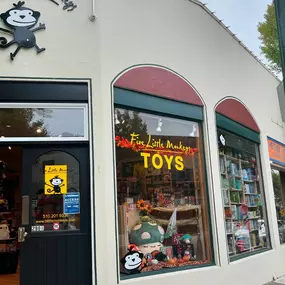 Our newest location on College Avenue in Berkeley is OPEN!!
????
We’re so excited to welcome you in! Be sure to check out our Gingerbread Playhouse ????
????2901 College Avenue in Berkeley
⏰ Open Sunday from 10-6, Monday-Friday from 10-7, and Saturdays from 9-7!